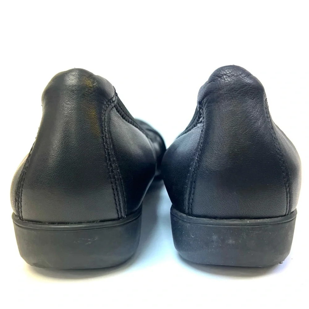 Aravon- Black, Size:11, Black Flats- Pre-Owned‎ good condition, Leather upper